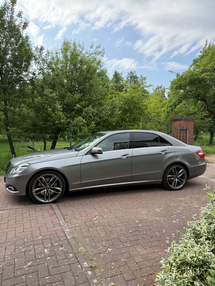 Image 3/14 de Mercedes-Benz E 500 4MATIC (2009)