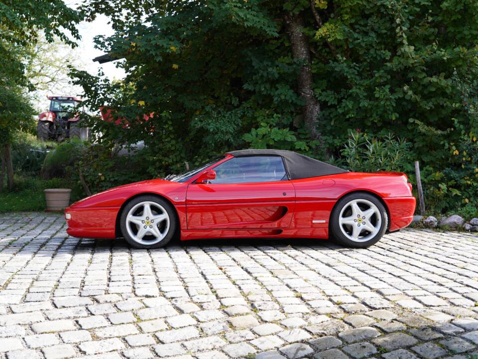 Bild 3/12 von Ferrari F 355 Spider (1997)