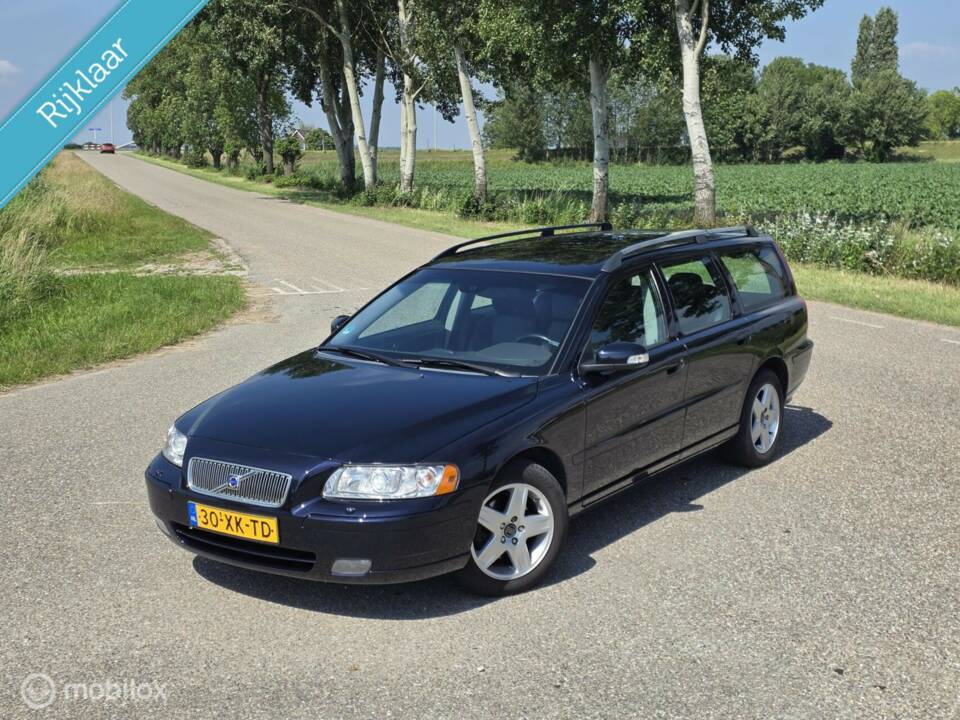 Image 2/29 de Volvo V 70 2.4 (2007)