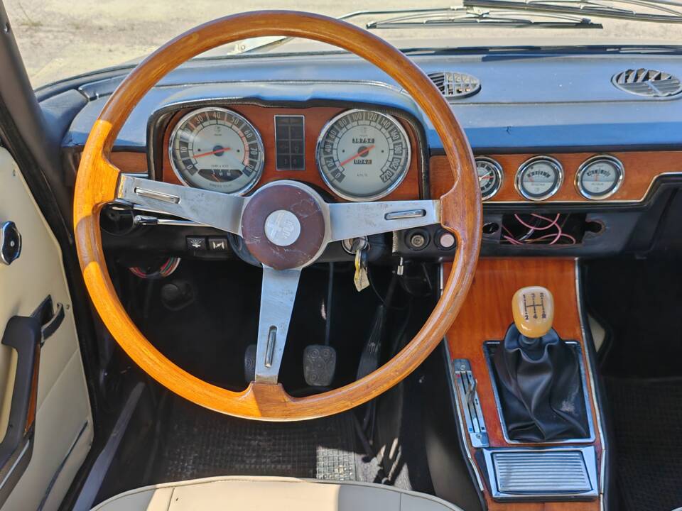 Image 31/50 of Alfa Romeo 2000 Berlina (1972)