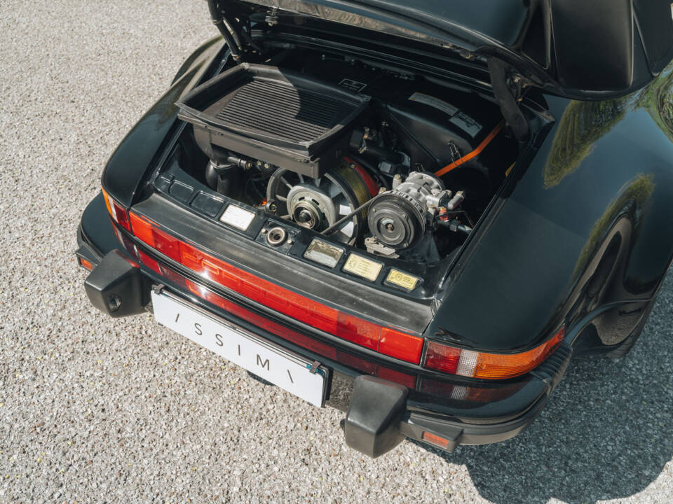 Image 76/83 de Porsche 911 Turbo 3.3 (1988)