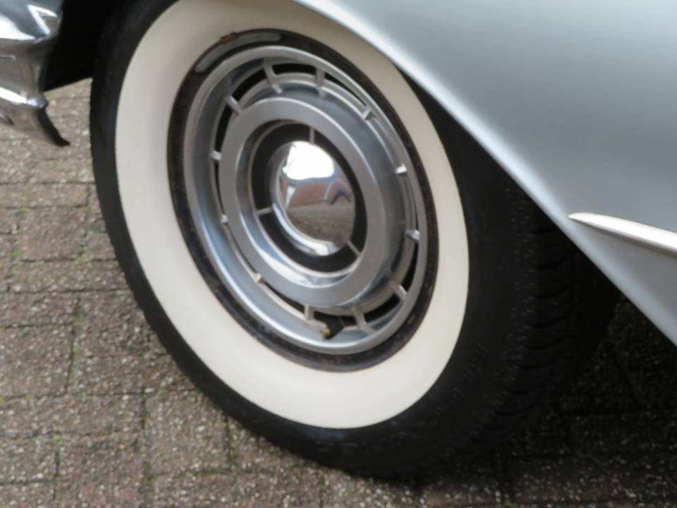Image 28/28 of Buick Le Sabre (1960)