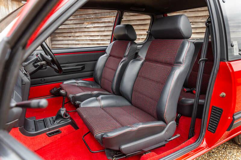 Immagine 41/50 di Peugeot 205 GTi 1.9 (1991)