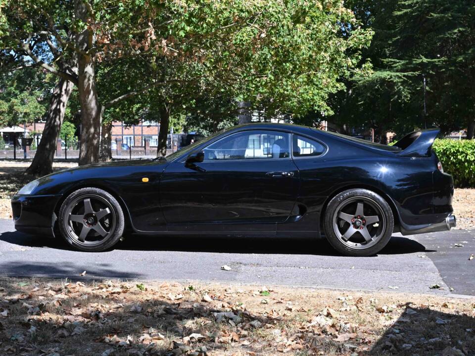Image 2/50 of Toyota Supra (1993)