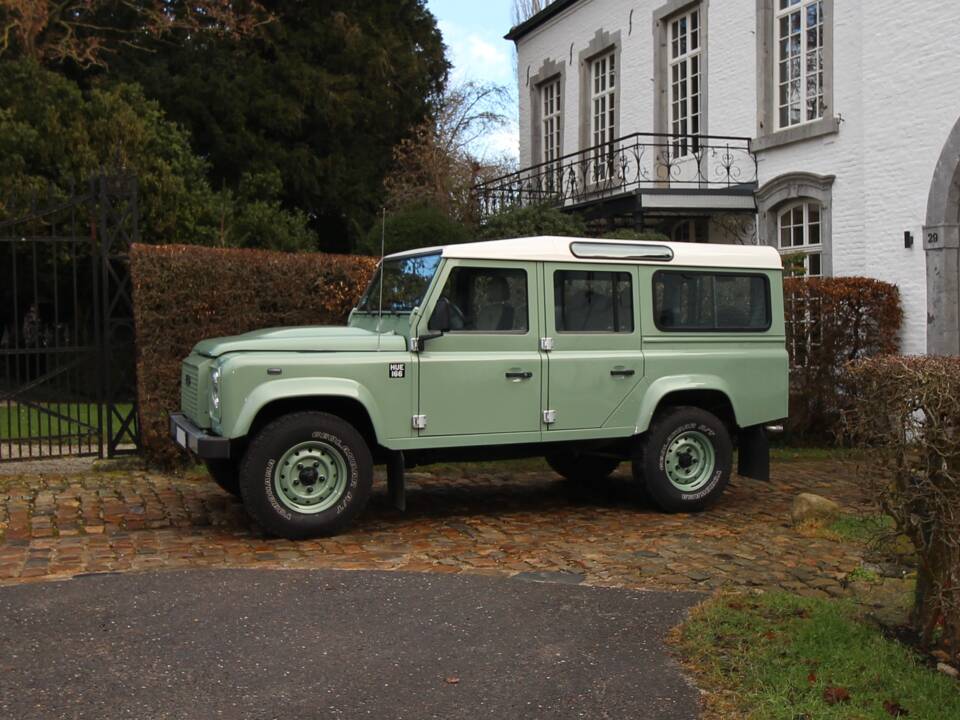 Bild 3/24 von Land Rover Defender 110 Heritage (2015)