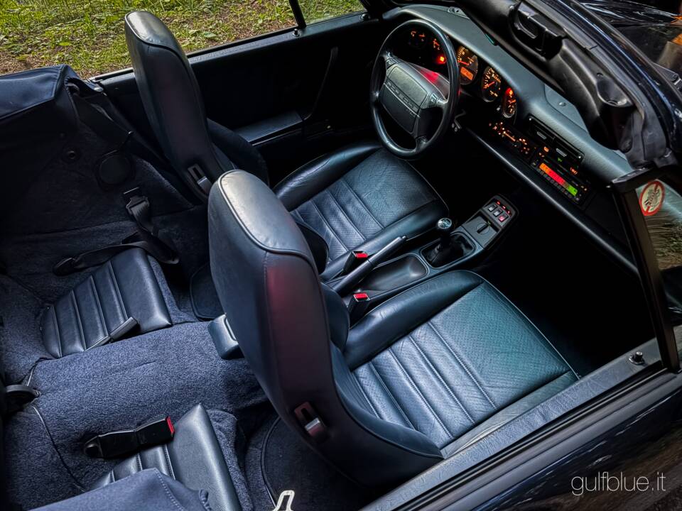 Image 19/42 of Porsche 911 Carrera 2 (1991)
