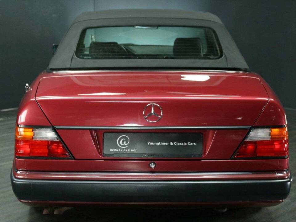 Bild 46/50 von Mercedes-Benz 300 CE-24 (1992)
