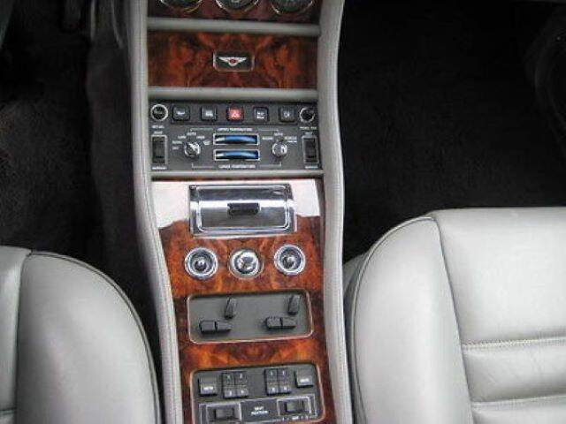 Image 8/14 of Bentley Turbo R (1991)