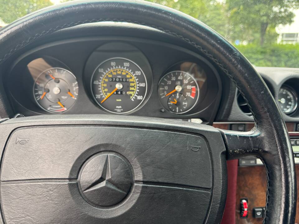 Image 7/16 of Mercedes-Benz 560 SL (1988)