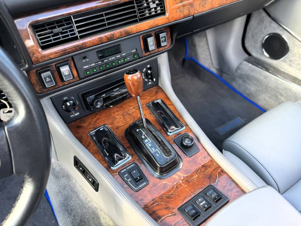 Imagen 12/30 de Jaguar XJ-S Convertible (1989)