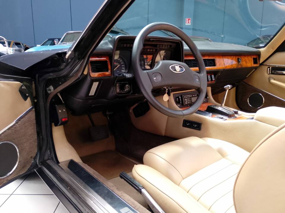 Image 28/70 of Jaguar XJ-S Convertible (1988)