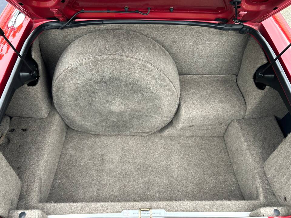 Image 28/40 of Jaguar XJS 5.3 V12 (1991)