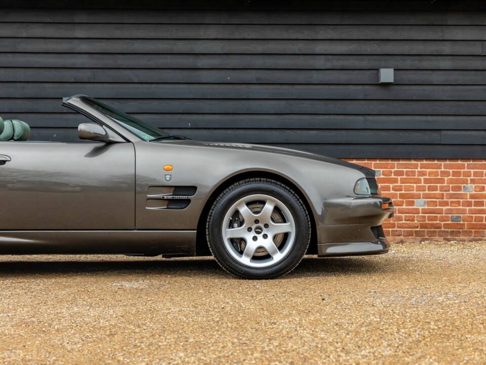 Image 12/50 de Aston Martin DB 7 Vantage Volante (2000)