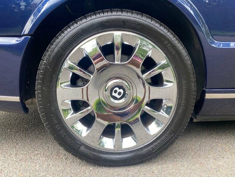 Afbeelding 47/50 van Bentley Azure (2007)