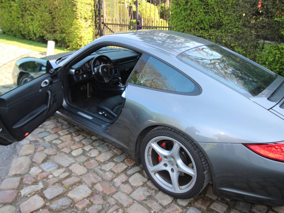 Image 6/9 of Porsche 911 Carrera S (2009)