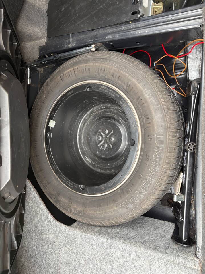 Immagine 15/28 di Mercedes-Benz 400 SE (1992)