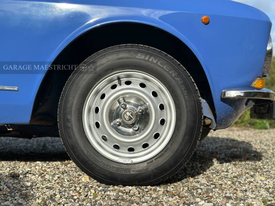 Bild 53/100 von Alfa Romeo Giulia GT 1300 Junior (1973)