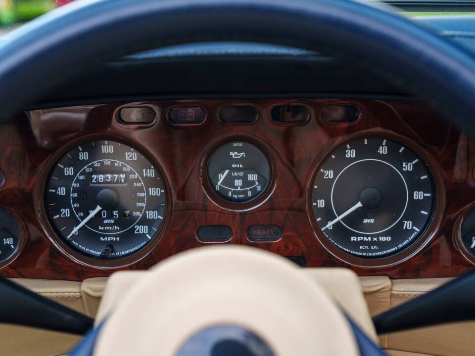 Image 18/26 of Aston Martin V8 EFi Volante (1986)