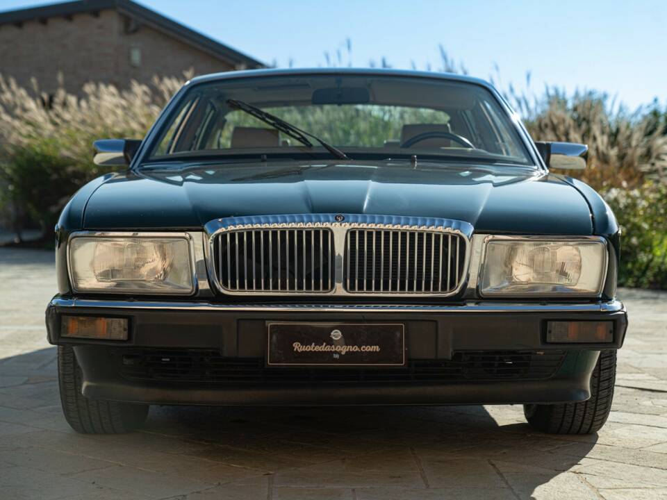 Afbeelding 11/50 van Daimler XJ 6 4.0 (1991)