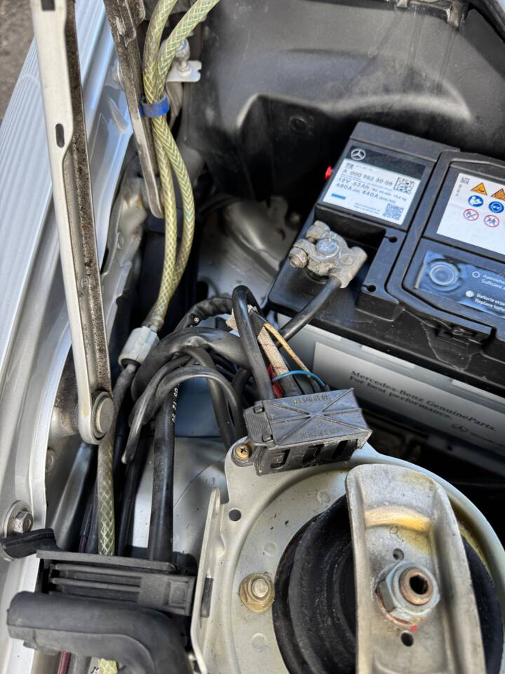 Bild 28/41 von Mercedes-Benz 190 E 2.0 (1992)