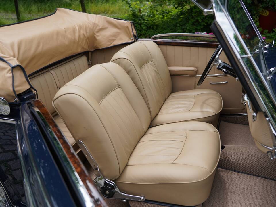 Image 2/22 de Mercedes-Benz 220 Cabriolet A (1953)