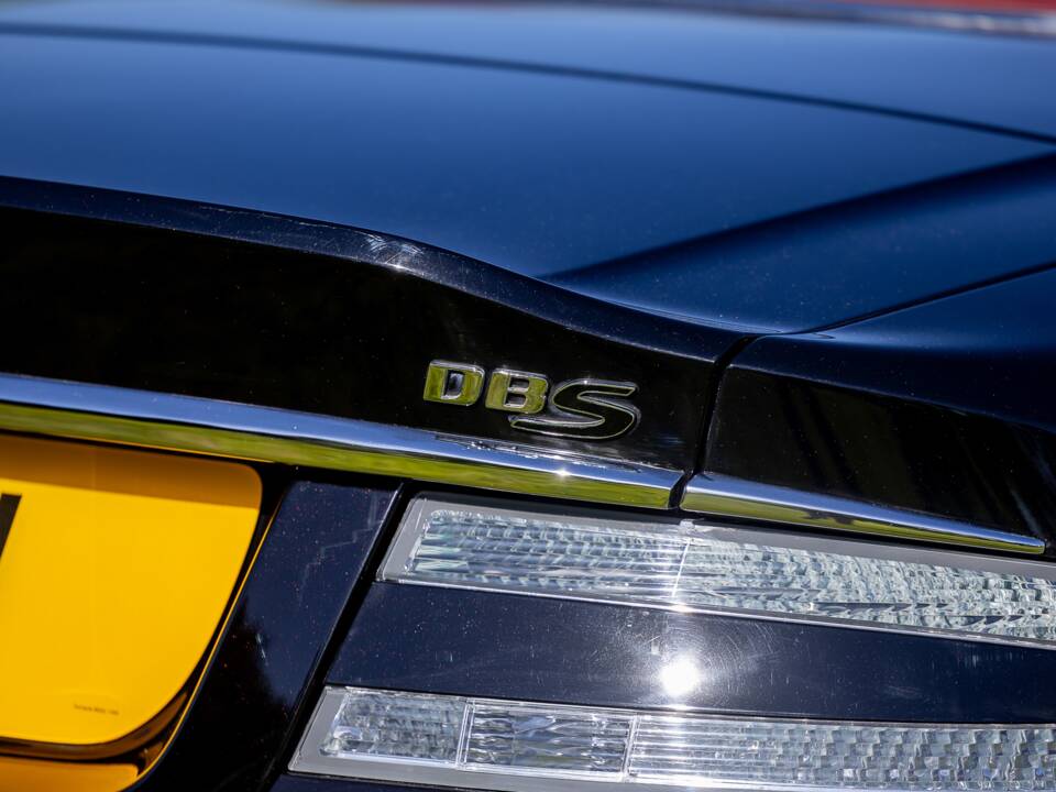 Image 9/39 of Aston Martin DBS Volante (2011)