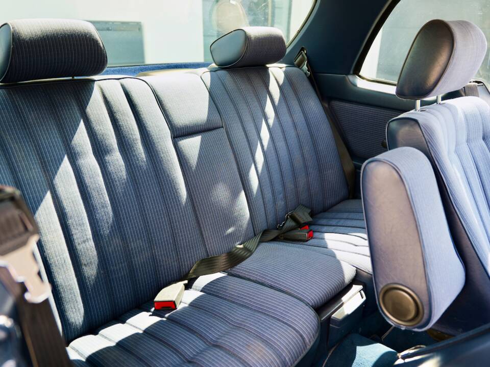 Bild 58/99 von Mercedes-Benz 230 CE (1983)
