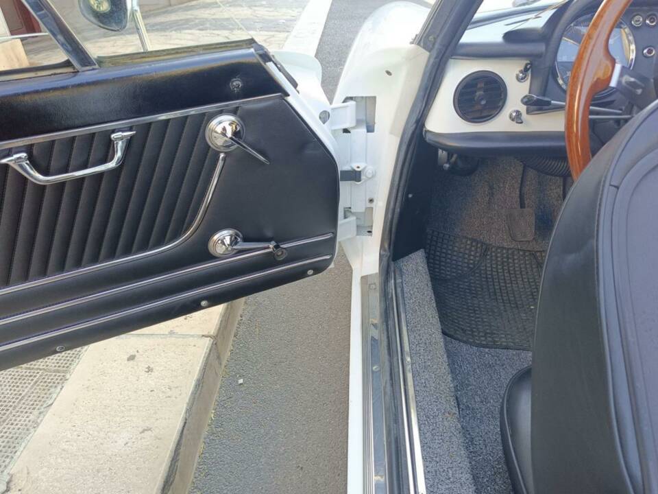 Image 41/50 of Alfa Romeo Spider 1600 Junior (1975)