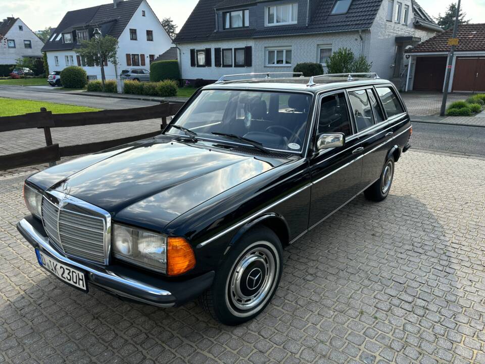 Imagen 50/51 de Mercedes-Benz 230 TE (1983)