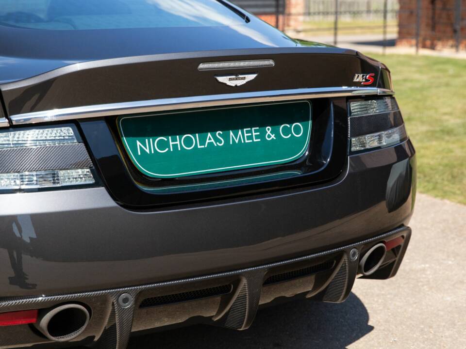 Image 15/50 of Aston Martin DBS (2012)