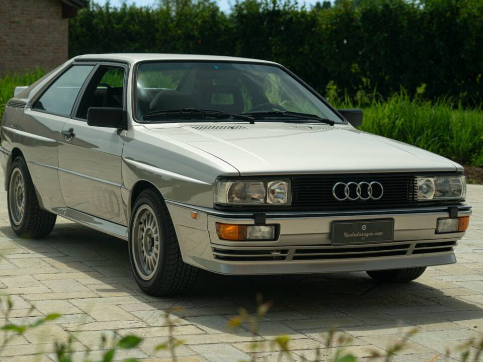 Immagine 2/50 di Audi quattro (1985)