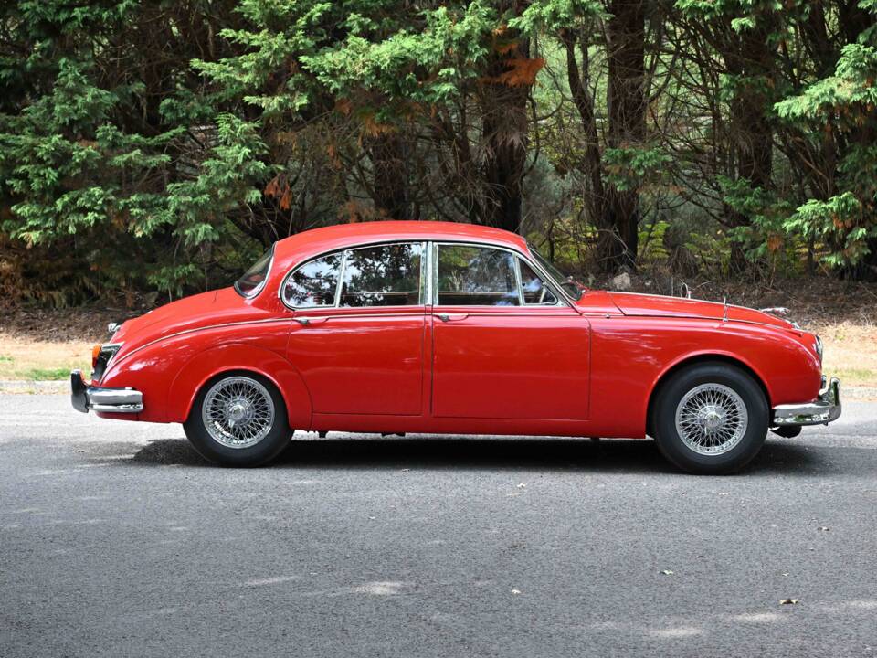 Bild 2/50 von Jaguar Mk II 2.4 (1961)