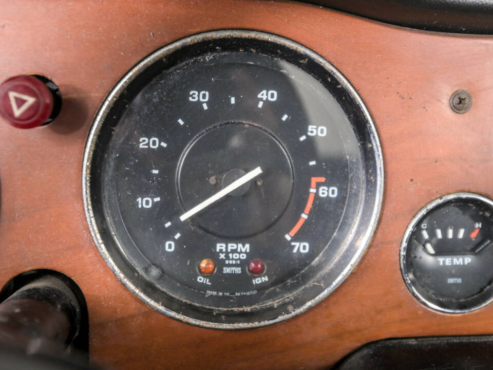 Image 22/50 of Triumph TR 6 (1973)