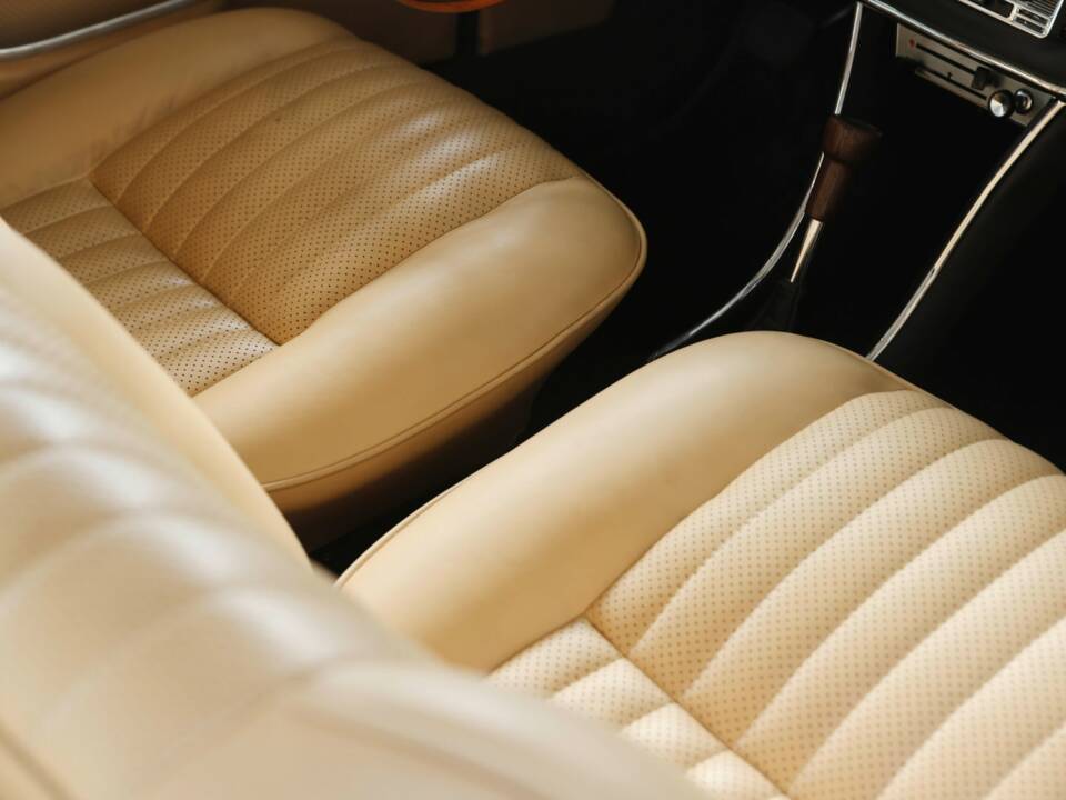 Bild 39/50 von Glas 2600 V8 (1967)