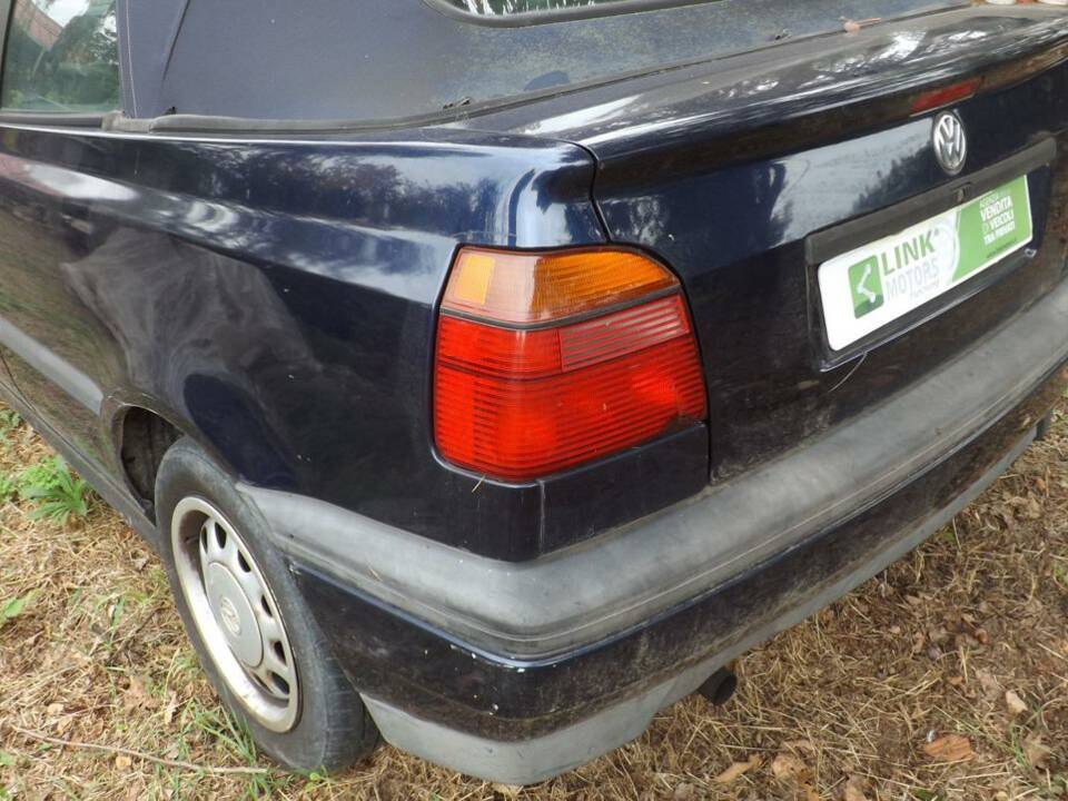 Image 19/50 of Volkswagen Golf III Cabrio 1.6 (1996)