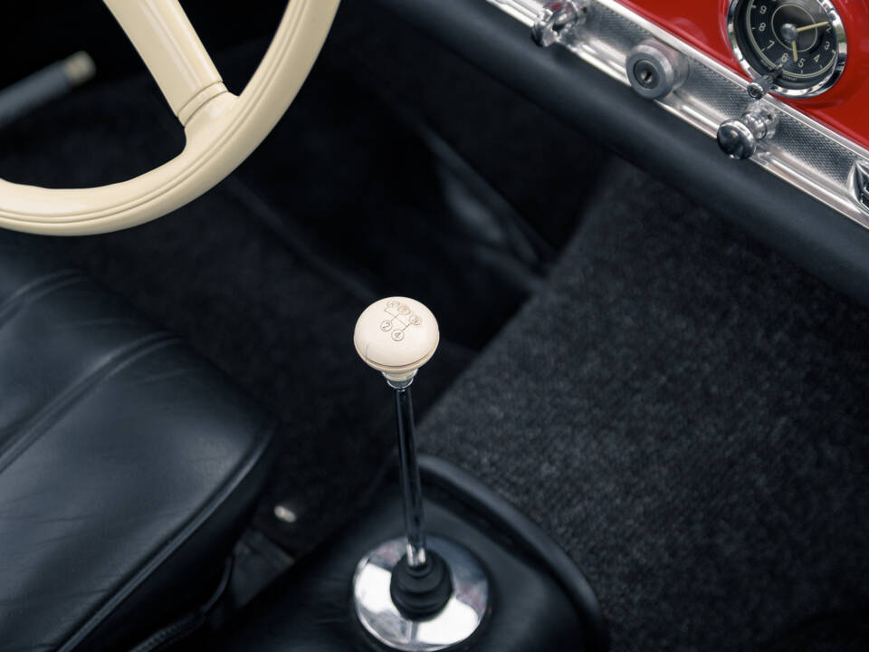 Image 30/38 of Mercedes-Benz 300 SL &quot;Gullwing&quot; (1955)