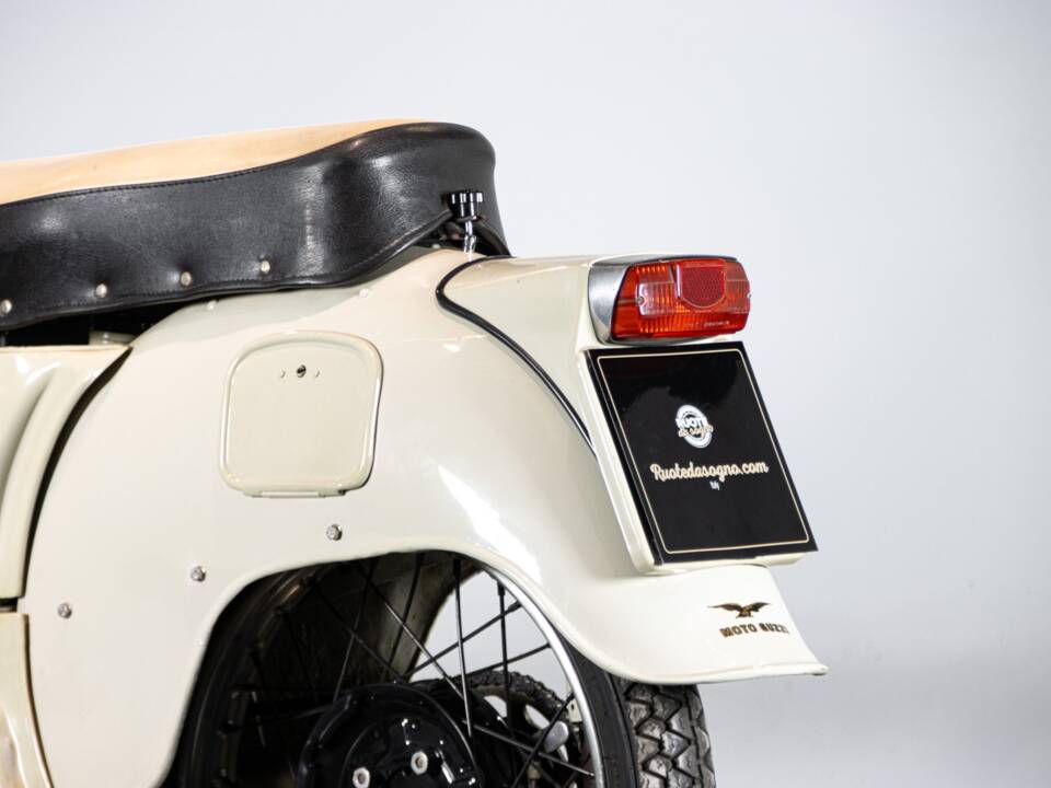 Image 20/50 of Moto Guzzi Galletto (1962)