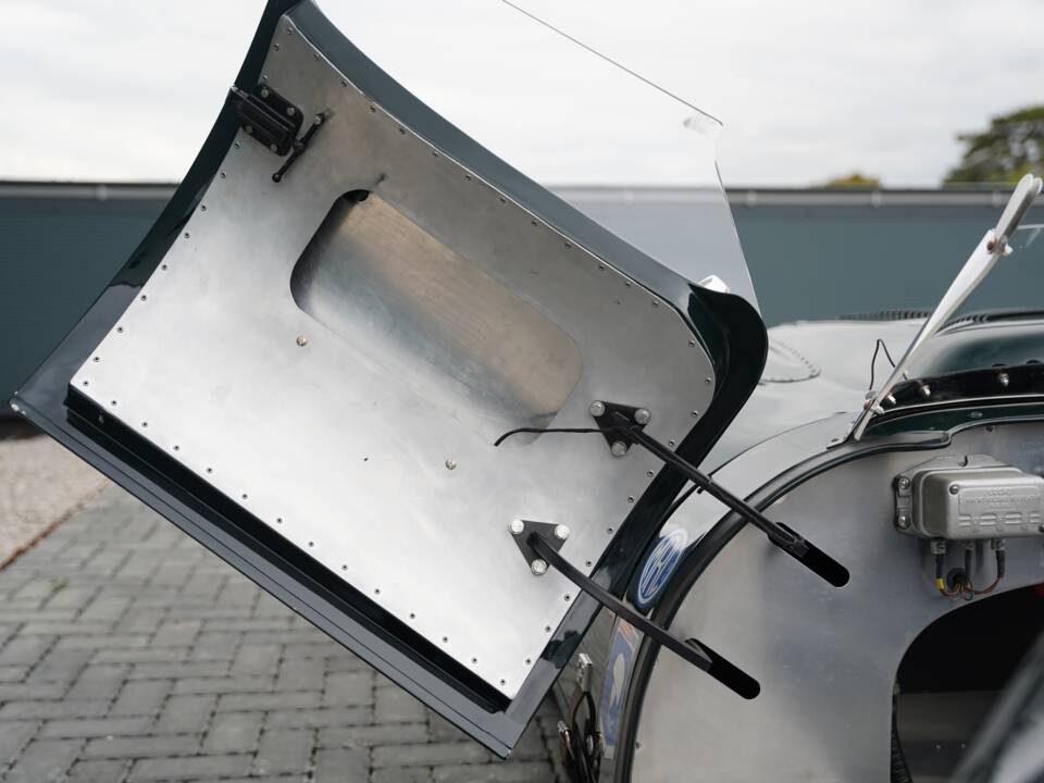 Image 15/50 of Lister Knobbly (1959)