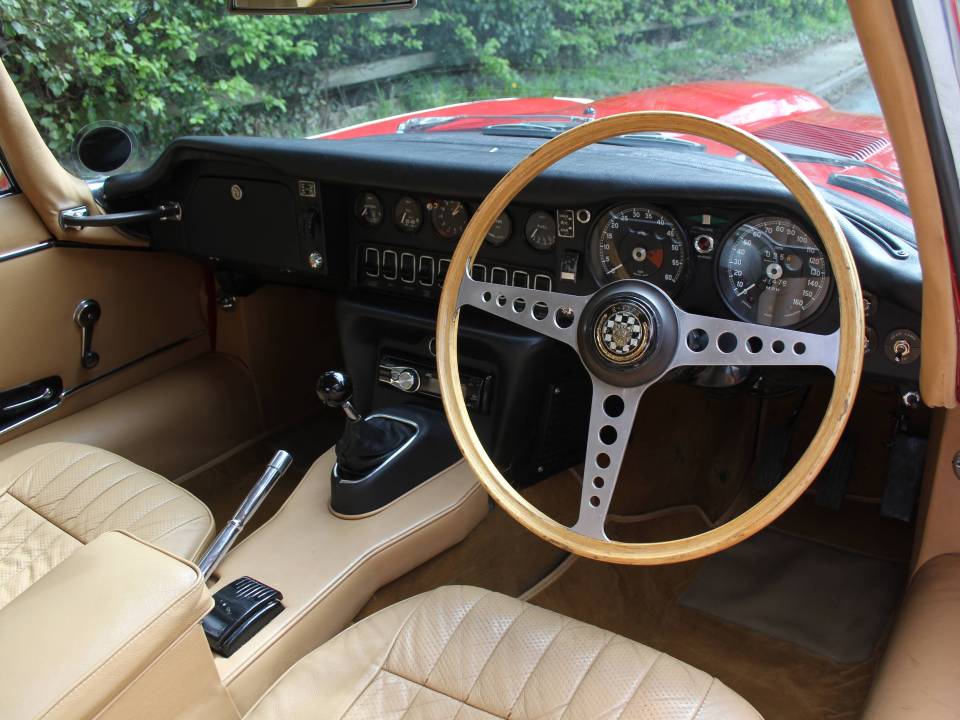 Afbeelding 8/18 van Jaguar E-Type (2+2) (1969)