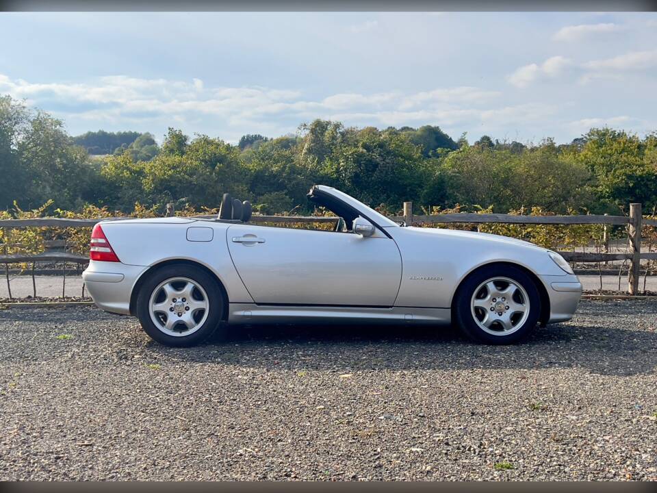 Afbeelding 25/27 van Mercedes-Benz SLK 230 Kompressor (2003)