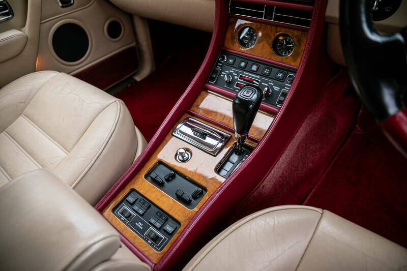 Image 26/50 of Bentley Continental R (1996)