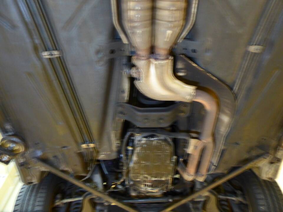 Image 26/83 de Mercedes-Benz E 220 (1996)