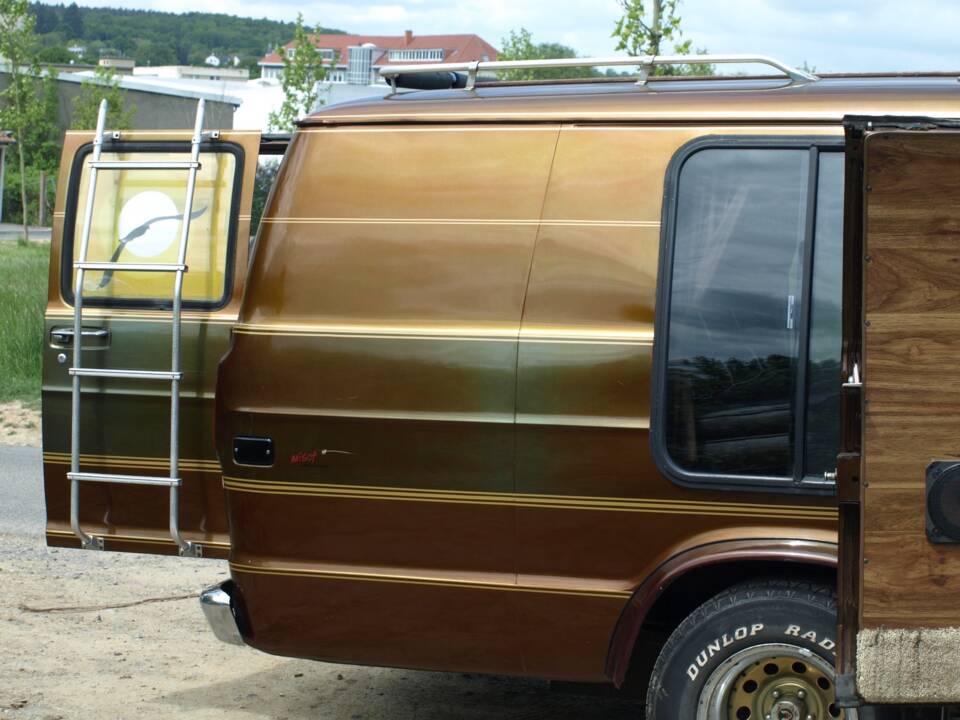 Immagine 100/143 di Dodge B 200 Sportsman (1978)