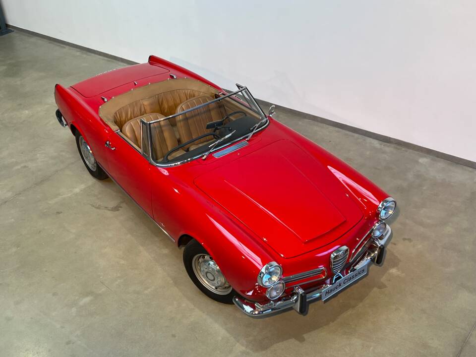 Imagen 10/38 de Alfa Romeo 2600 Spider (1964)
