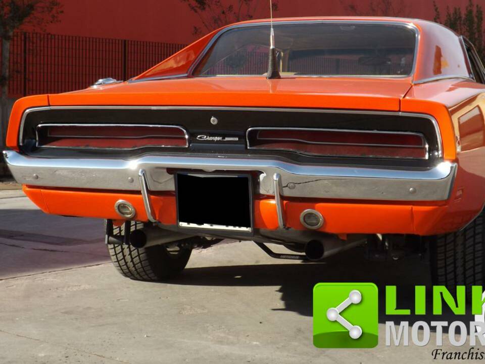 Image 4/10 of Dodge Charger 383 (1969)