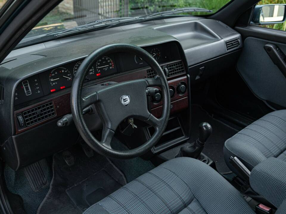 Bild 28/50 von Lancia Dedra 1.8 i.e. (1990)
