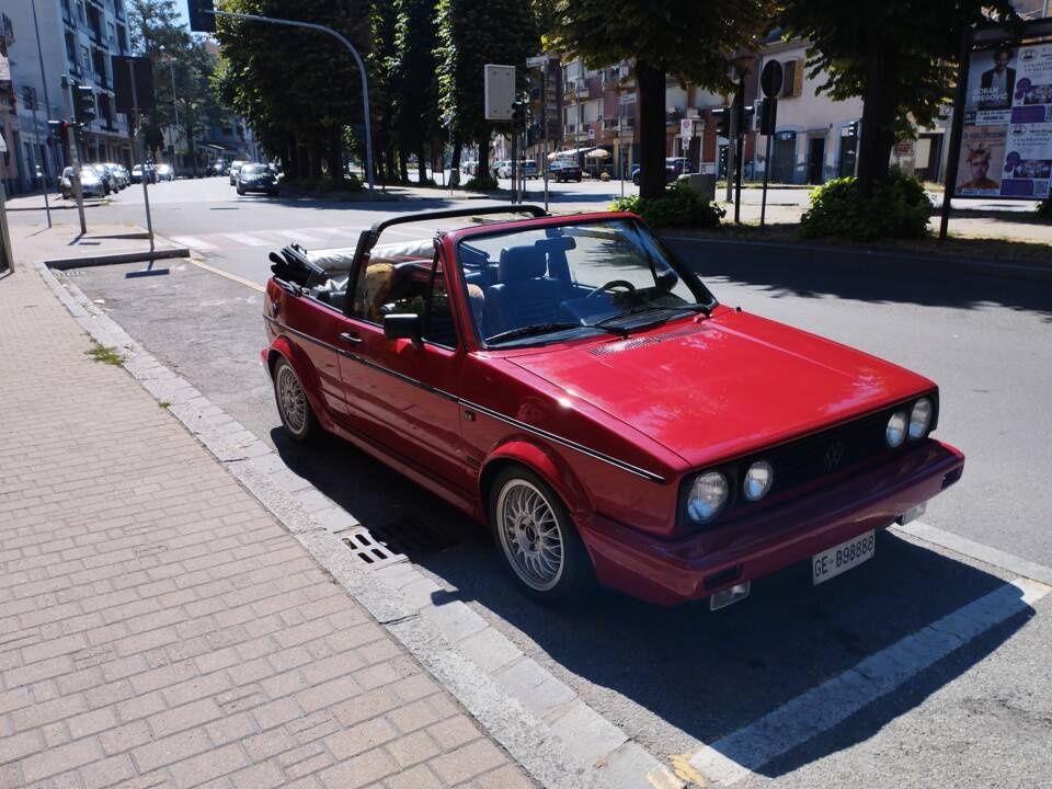 Image 30/55 de Volkswagen Golf Mk I Convertible 1.6 (1990)