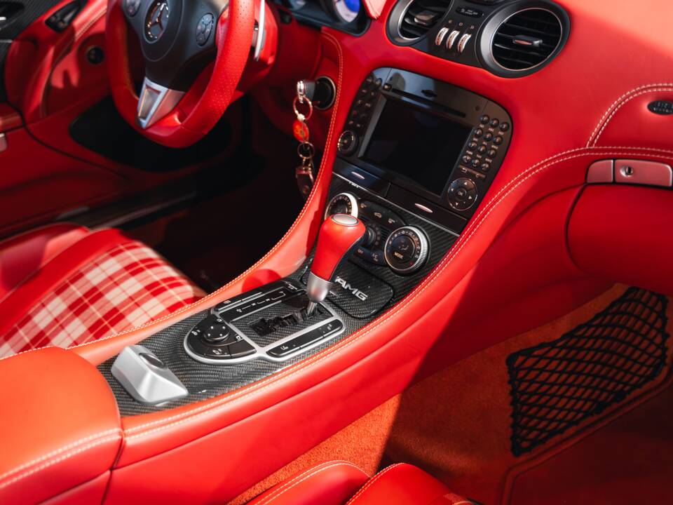 Afbeelding 30/47 van Mercedes-Benz SL 65 AMG Black Series (2010)