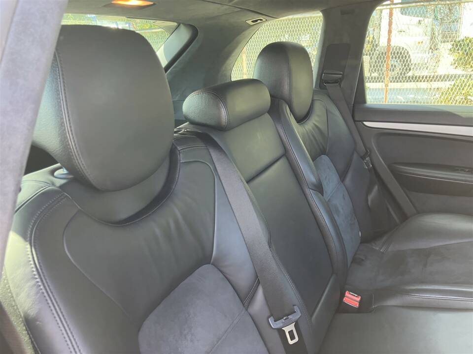 Immagine 23/40 di Porsche Cayenne GTS (2008)
