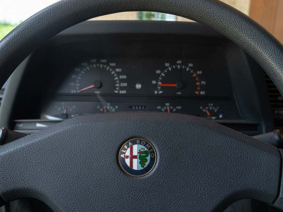 Image 34/50 de Alfa Romeo 164 2.0 (1991)